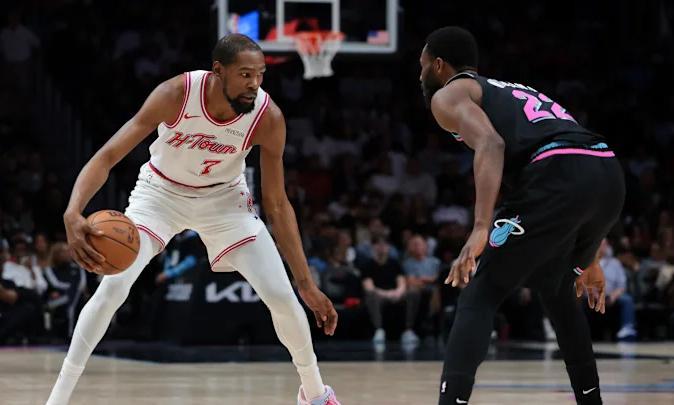 世界杯赛事直播软件下载手机版-狂胜28分，又24分大胜！NBA最神奇队伍诞生，老詹要冲击第5冠