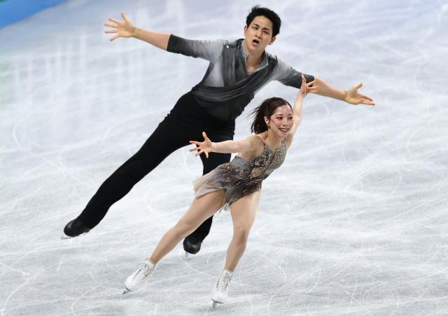 双人滑冠军组合盛赞隋文静/韩聪：他们是传奇